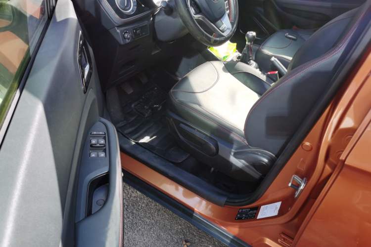Used Brilliance V3 2016 1.5L Manual Smart Version Driver Seat