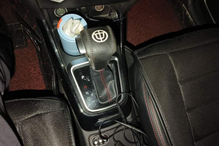 Used Brilliance V3 2016 1.5T Automatic Elite Model Gear Lever