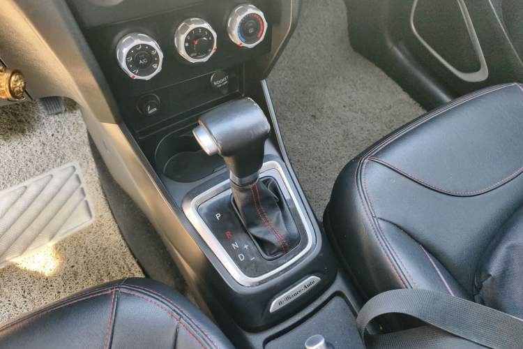 Used Brilliance V3 2016 1.5L Automatic Comfort Model Gear Lever