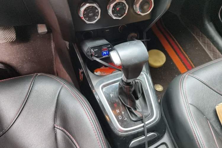 Used Brilliance V3 2016 1.5L Automatic Smart Version Gear Lever