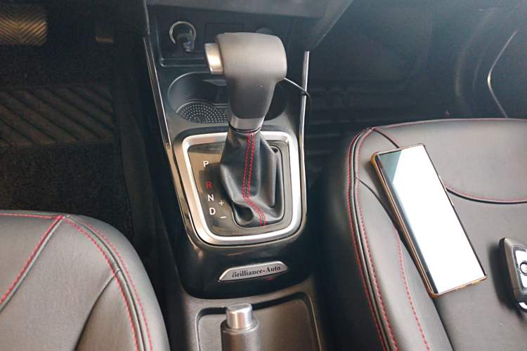 Used Brilliance V3 2016 1.5L Automatic Smart Version Gear Lever
