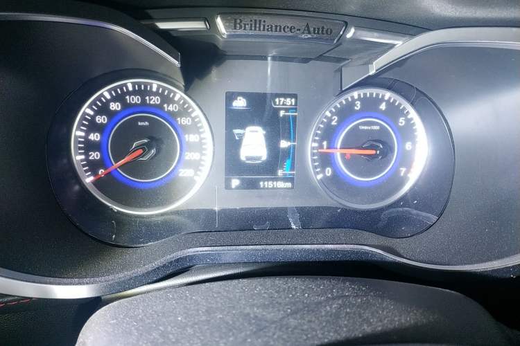 Used Brilliance V3 2016 1.5T Automatic Flagship Model Instrument Cluster