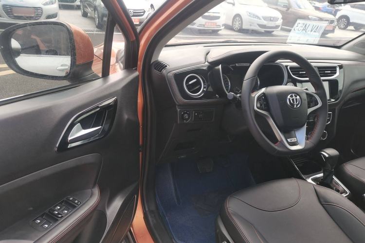 Used Brilliance V3 2016 1.5L Automatic Smart Version Interior 2