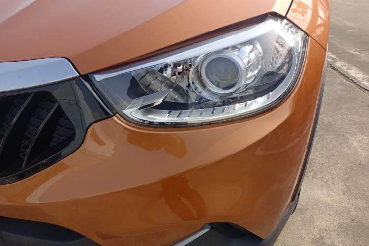 Used Brilliance V3 2016 1.5L Manual Smart Version Left Front Headlight