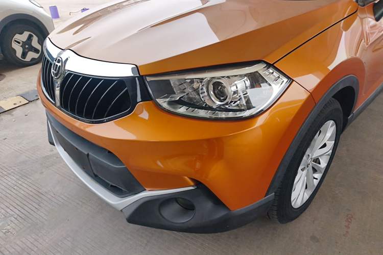 Used Brilliance V3 2016 1.5L Automatic Smart Version Left Front Headlight