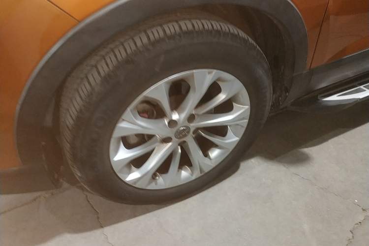 Used Brilliance V3 2016 1.5L Manual Smart Version Left Front Wheel Hub