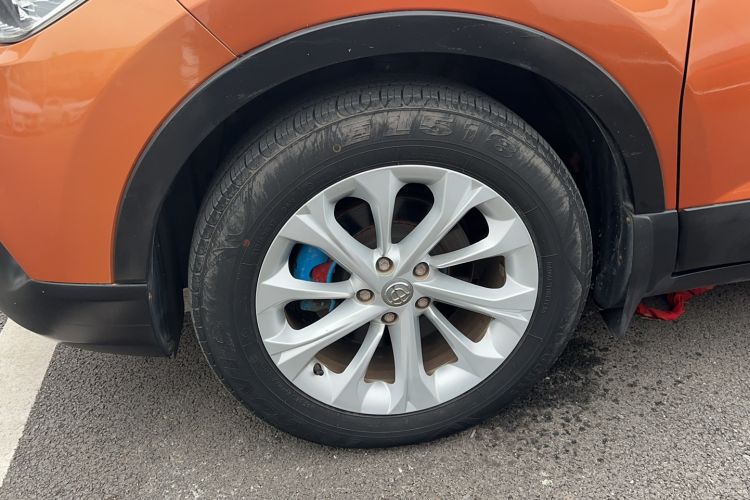 Used Brilliance V3 2016 1.5L Automatic Smart Version Left Front Wheel Hub