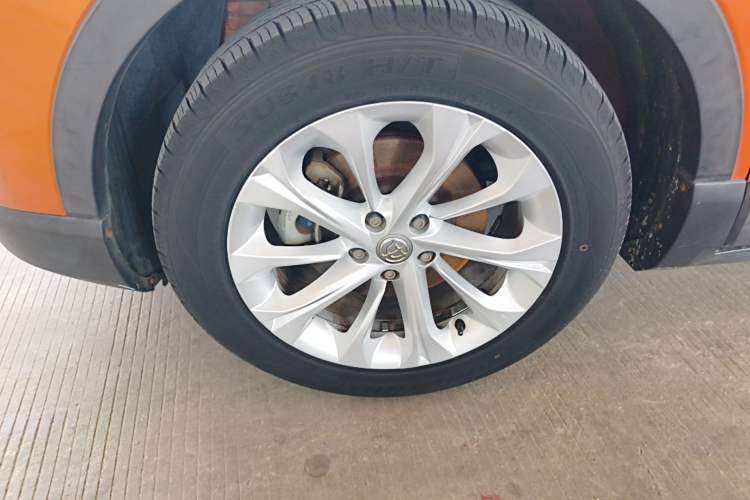 Used Brilliance V3 2016 1.5L Automatic Smart Version Left Front Wheel Hub