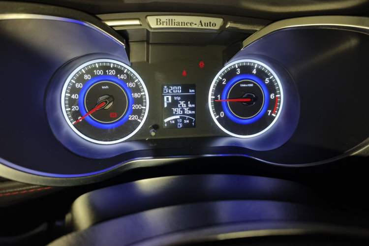 Used Brilliance V3 2016 1.5T Automatic Elite Model Odometer Close Up