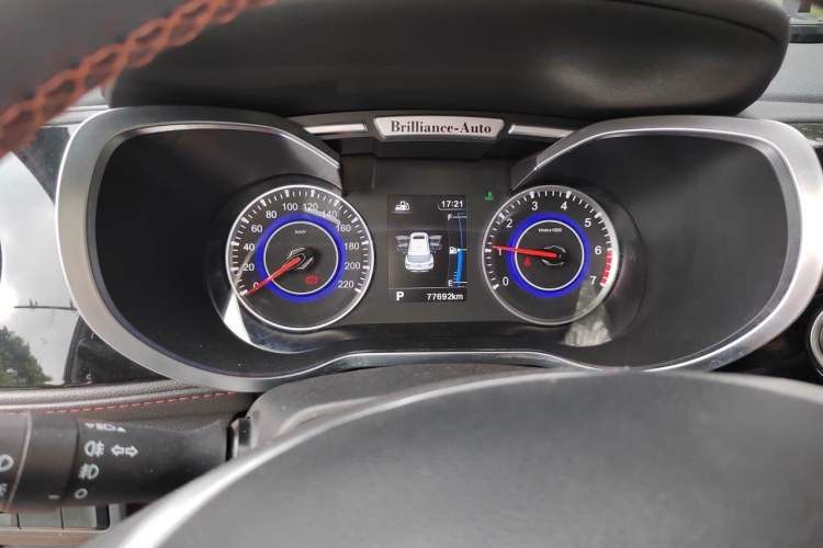 Used Brilliance V3 2016 1.5L Automatic Smart Version Odometer Close Up