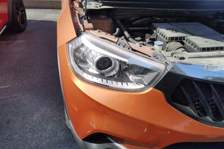 Used Brilliance V3 2016 1.5L Manual Smart Version Right Front Headlight
