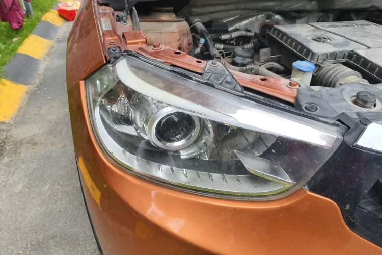 Used Brilliance V3 2016 1.5L Automatic Smart Version Right Front Headlight