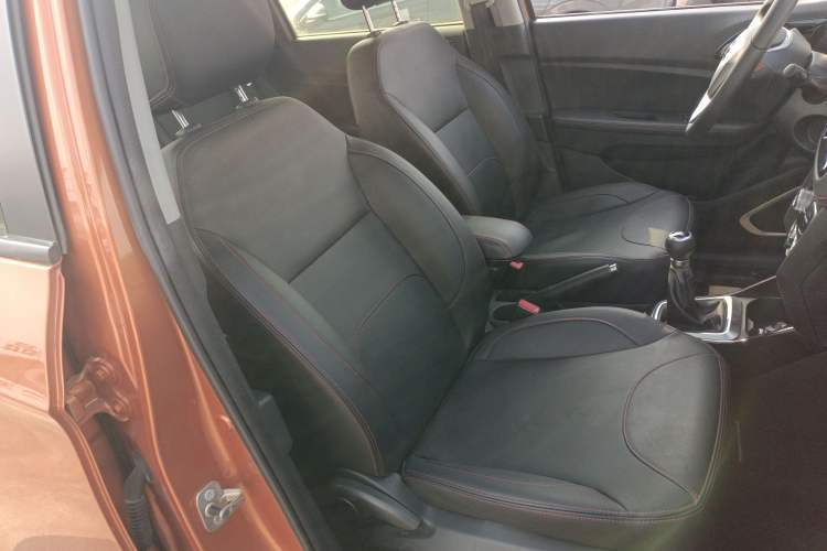 Used Brilliance V3 2016 1.5L Manual Smart Version Right Front Seat