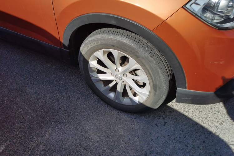 Used Brilliance V3 2016 1.5L Manual Smart Version Right Front Wheel Hub