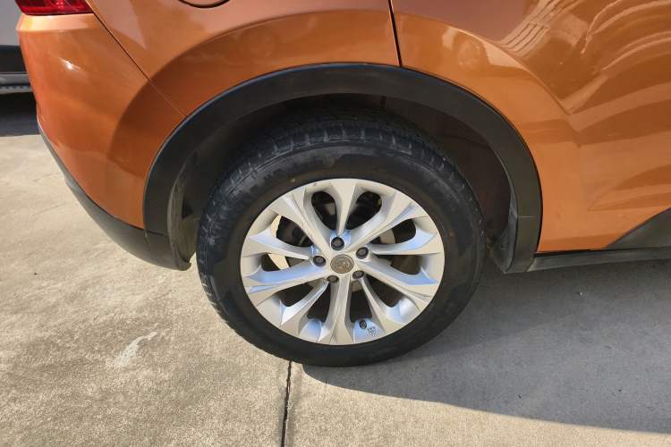 Used Brilliance V3 2016 1.5L Automatic Comfort Model Right Rear Wheel Hub