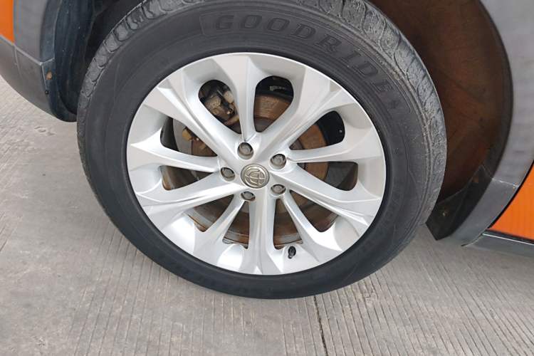 Used Brilliance V3 2016 1.5L Automatic Smart Version Right Rear Wheel Hub