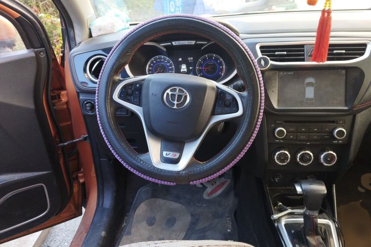 Used Brilliance V3 2016 1.5L Automatic Smart Version Steering Wheel