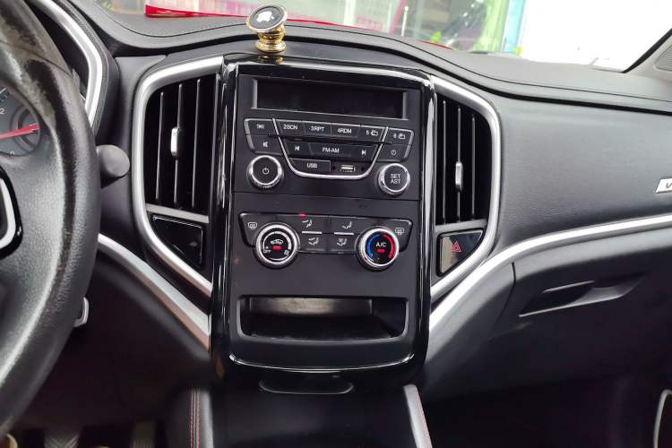 Used Brilliance V3 2017 1.5L Manual Comfort Model Audio And AC Panel