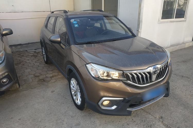 Used Brilliance V3 2017 1.5L Manual Smart Model Front Right 45 Deg