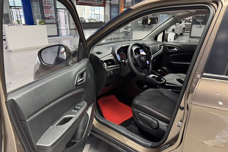 Used Brilliance V3 2017 1.5L Manual Comfort Model Interior 6