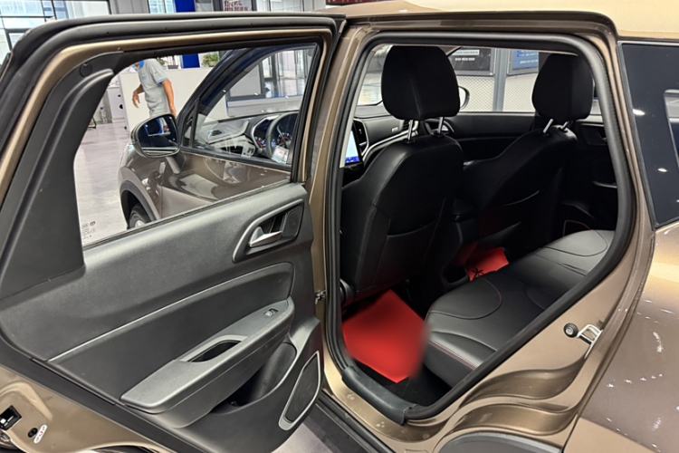 Used Brilliance V3 2017 1.5L Manual Comfort Model Interior 8