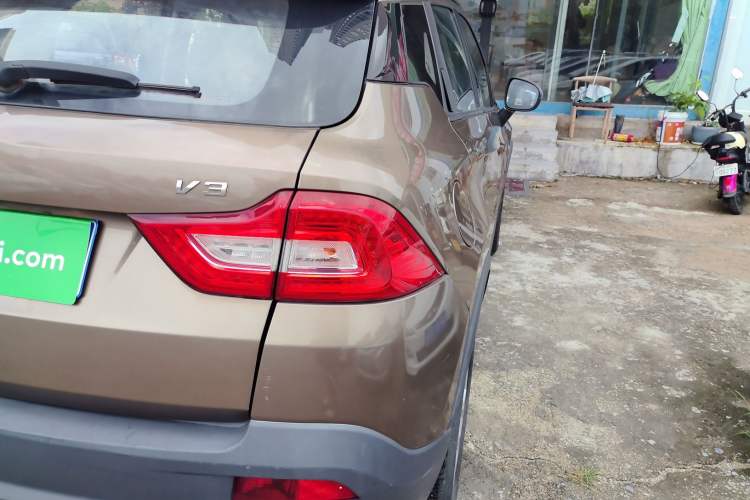 Used Brilliance V3 2017 1.5L Manual Comfort Model Right Rear Taillight