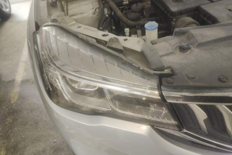 Used Brilliance V3 2017 1.5L Manual Comfort Model Right Front Headlight