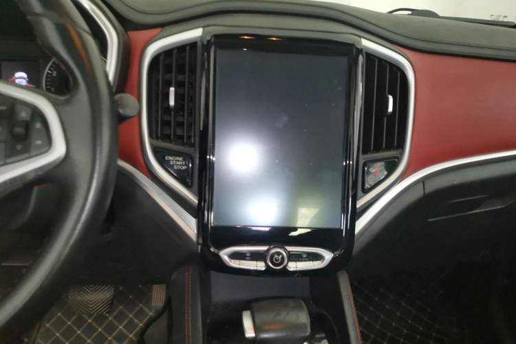 Used Brilliance V3 2017 1.5L Automatic Smart Version Audio And AC Panel