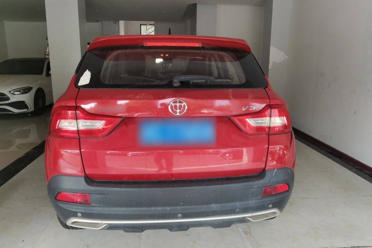 Used Brilliance V3 2017 1.5L Automatic Smart Version Exterior 4