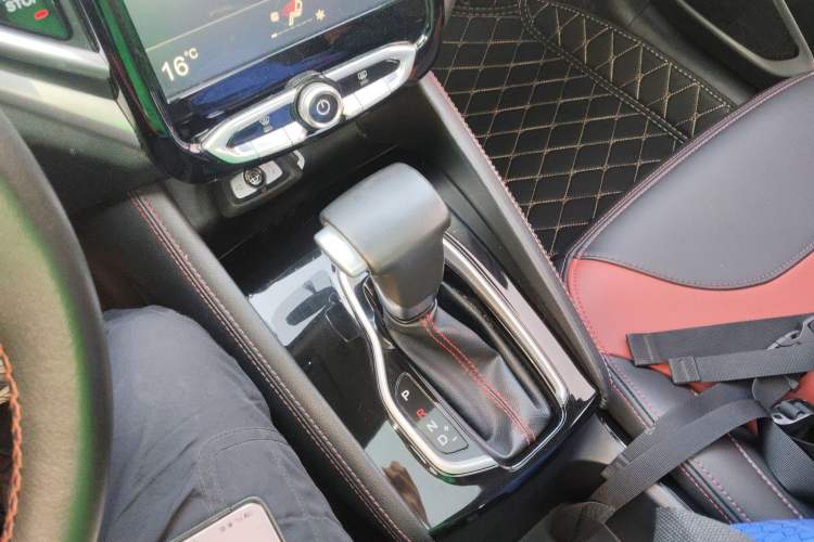 Used Brilliance V3 2017 1.5L Automatic Smart Version Gear Lever