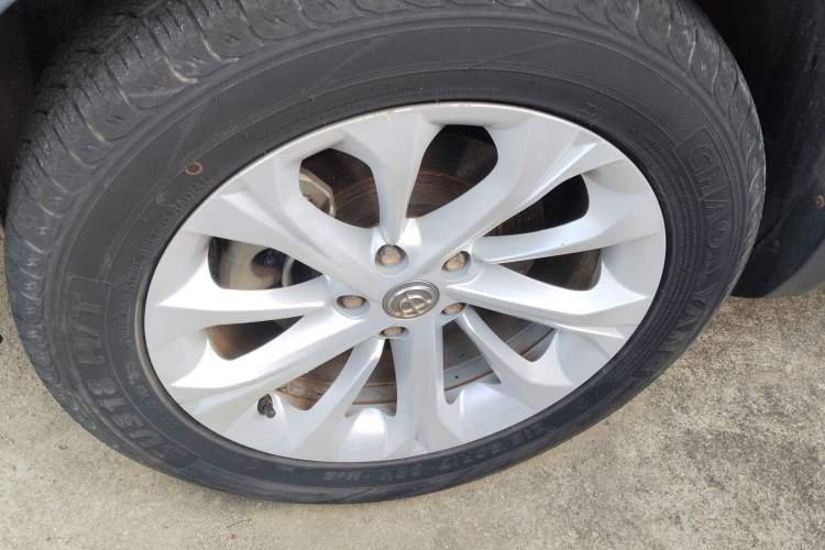 Used Brilliance V3 2017 1.5L Automatic Smart Version Left Front Wheel Hub