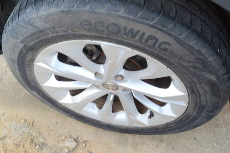 Used Brilliance V3 2017 1.5L Automatic Smart Version Right Rear Wheel Hub