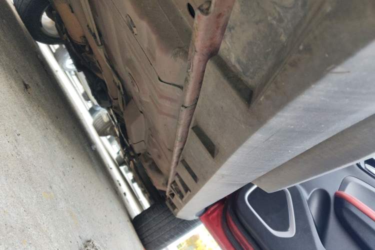 Used Brilliance V3 2017 1.5L Automatic Smart Version Right Side Sill