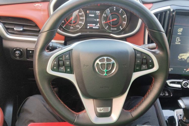 Used Brilliance V3 2017 1.5L Automatic Smart Version Steering Wheel