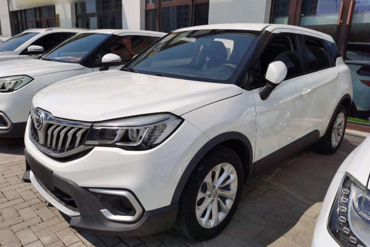 Used Brilliance V3 2017 1.5L Manual Comfort Model Guazi used car, China used car export, Used car for sale, Used cars, Cheapest cars for sale