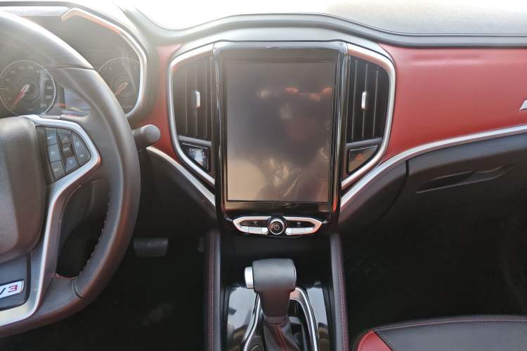 Used Brilliance V3 2017 1.5L Automatic Smart Version Audio And AC Panel