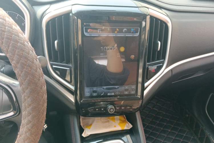 Used Brilliance V3 2017 1.5L Manual Comfort Model Audio And AC Panel