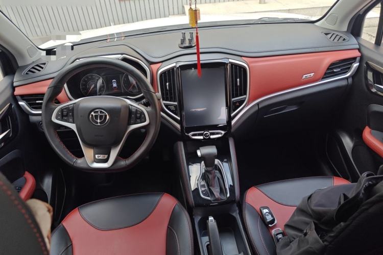 Used Brilliance V3 2017 1.5L Automatic Smart Version Center Console