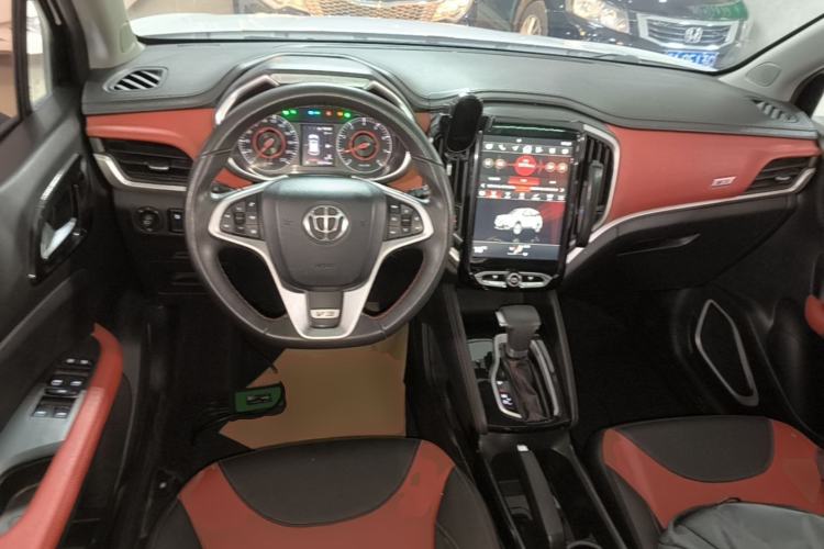 Used Brilliance V3 2017 1.5L Automatic Smart Version Center Console