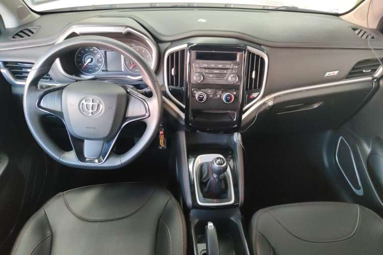 Used Brilliance V3 2017 1.5L Manual Comfort Model Center Console
