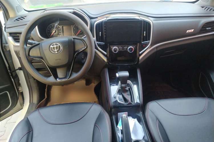 Used Brilliance V3 2017 1.5L Automatic Comfort Model Center Console