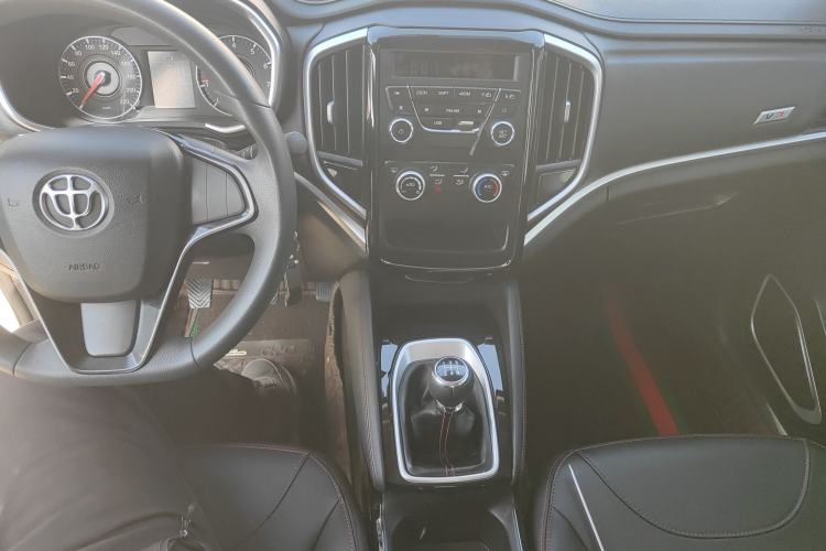 Used Brilliance V3 2017 1.5L Manual Comfort Model Center Console