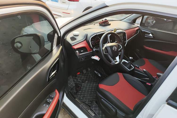 Used Brilliance V3 2017 1.5L Manual Smart Model Driver Seat