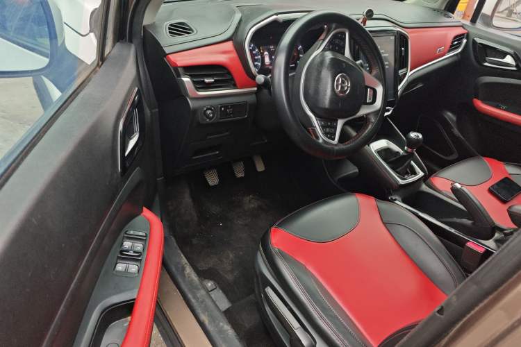 Used Brilliance V3 2017 1.5L Manual Smart Model Driver Seat
