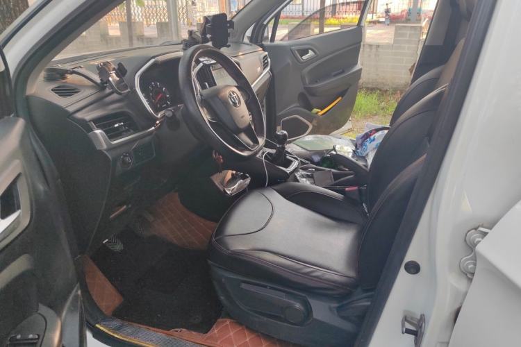 Used Brilliance V3 2017 1.5L Manual Base Version Driver Seat
