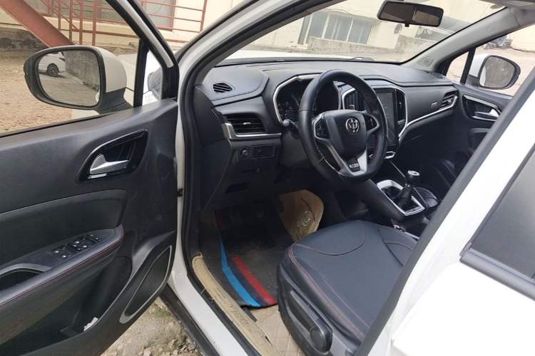 Used Brilliance V3 2017 1.5L Manual Elite Model Driver Seat