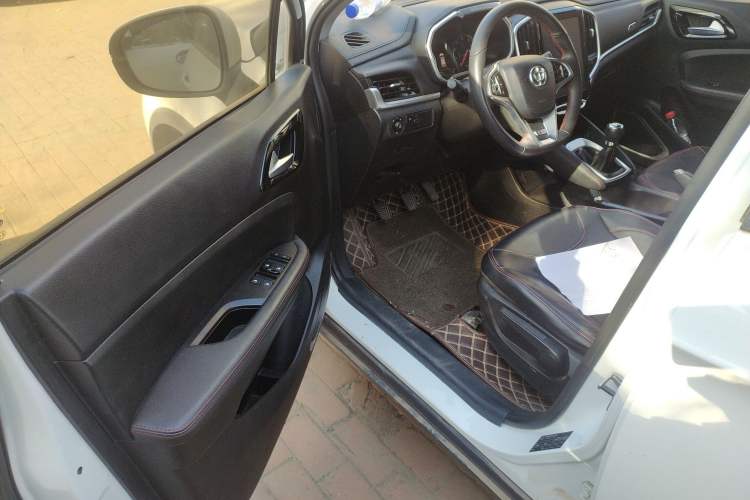 Used Brilliance V3 2017 1.5L Manual Smart Model Driver Seat
