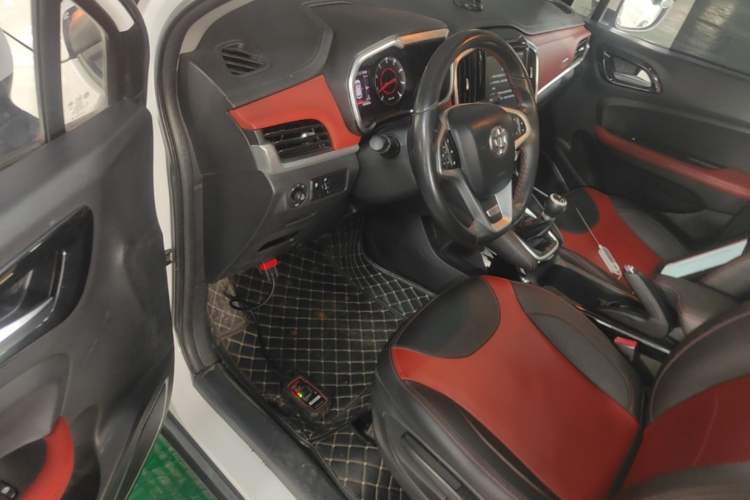 Used Brilliance V3 2017 1.5L Manual Smart Model Driver Seat