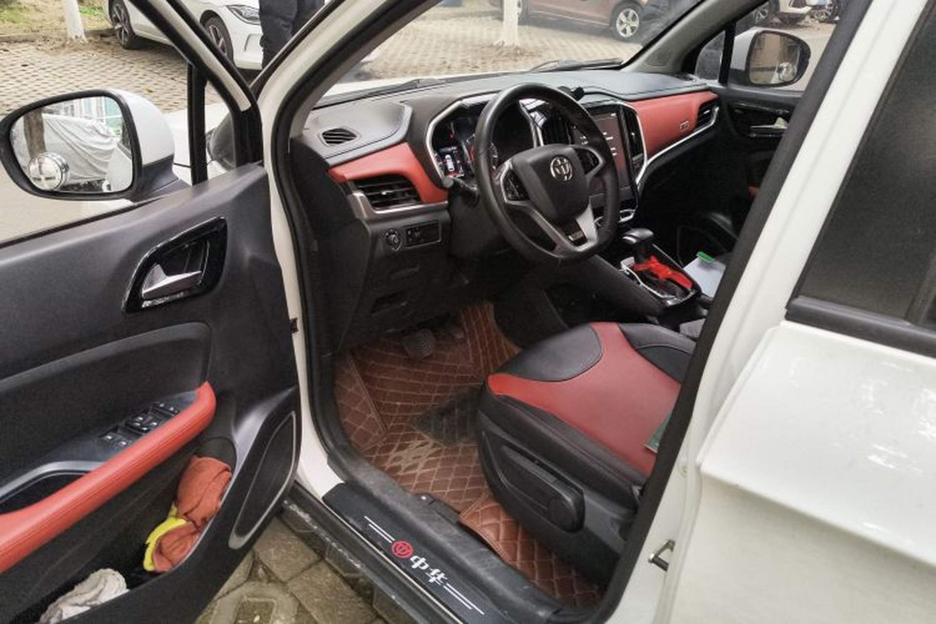 Used Brilliance V3 2017 1.5T Automatic Flagship Model Driver Seat
