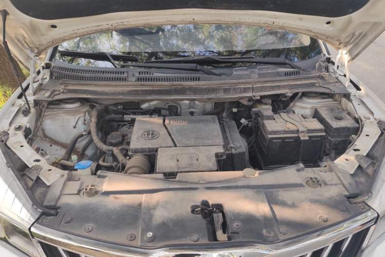 Used Brilliance V3 2017 1.5L Manual Base Version Engine Bay